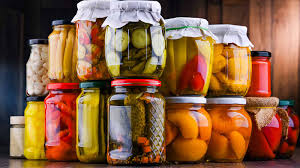 Producem mai puține conserve de legume şi sucuri din fructe, minus 500 mil. euro, faţă de acum zece ani.