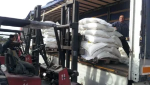 Romgaz preia combinatul Azomureș pentru 69 de milioane de euro/ Ilie Bolojan: Preluarea salvează producţia de îngrăşăminte pentru agricultură din România şi va asigura preţuri stabile pentru agricultorii noştri în anii următori